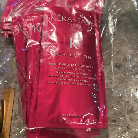 Kerastase Reflection Bain Chromatique Riche Shampoo - Picture 3 of 3
